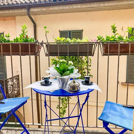 Porta 1 Apartament *